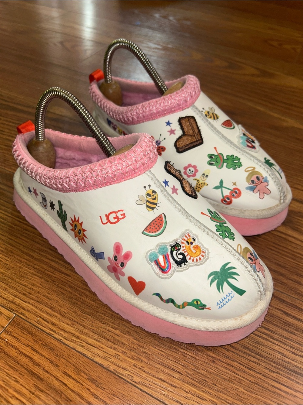 UGG Tazz Pop Sketch Slipper Humberto Cruz White Pink Platform Women's Size 6